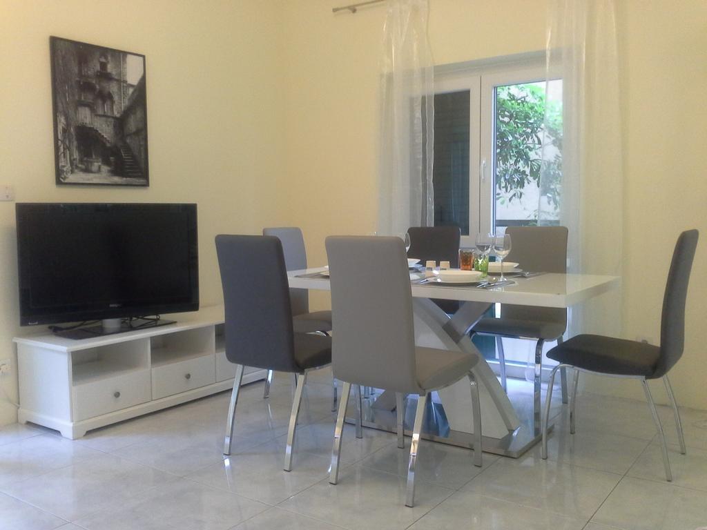 Sabina Apartments โอมิช ห้อง รูปภาพ